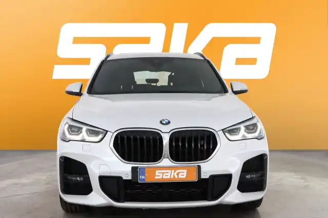 Valkoinen Maastoauto, BMW X1 – VAR-33203