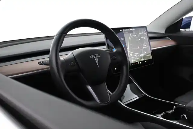 Sininen Sedan, Tesla Model 3 – VAR-33251