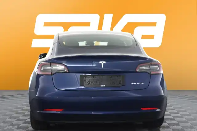 Sininen Sedan, Tesla Model 3 – VAR-33251