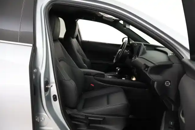 Harmaa Maastoauto, Lexus UX – VAR-33356