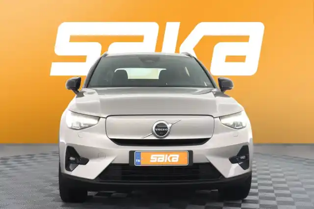 Ruskea Maastoauto, Volvo XC40 – VAR-33421