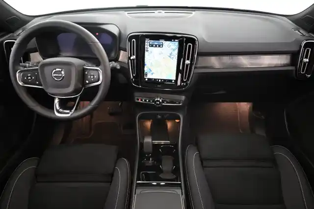 Ruskea Maastoauto, Volvo XC40 – VAR-33421