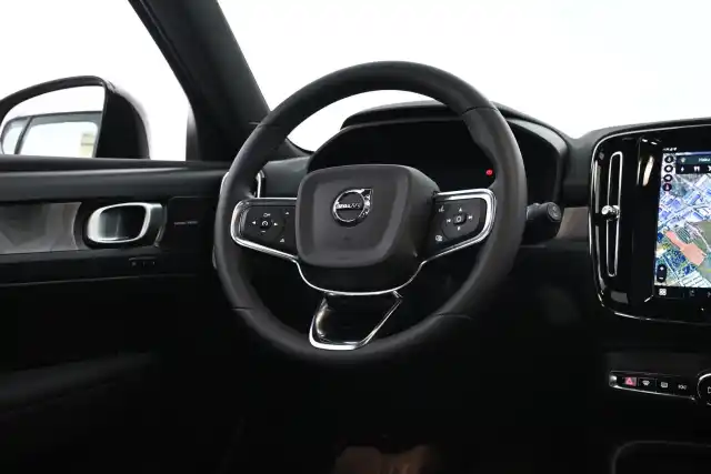Ruskea Maastoauto, Volvo XC40 – VAR-33421