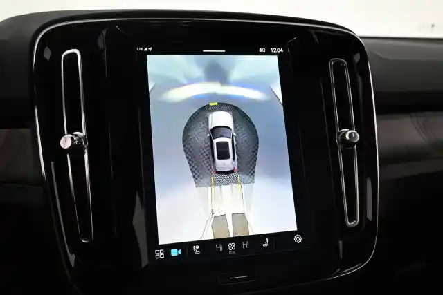 Ruskea Maastoauto, Volvo XC40 – VAR-33421