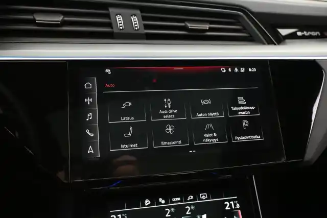 Musta Maastoauto, Audi Q8 e-tron – VAR-33421