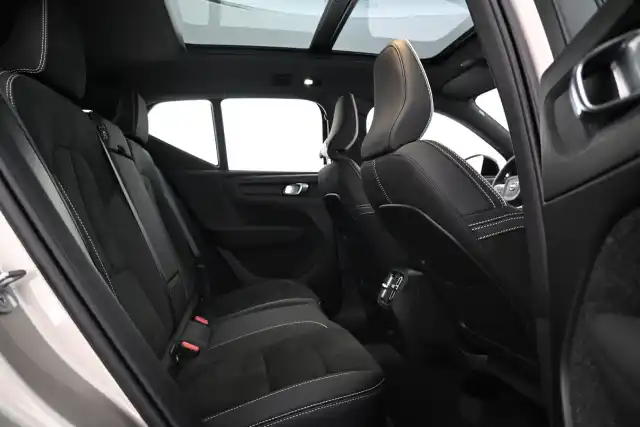 Ruskea Maastoauto, Volvo XC40 – VAR-33421
