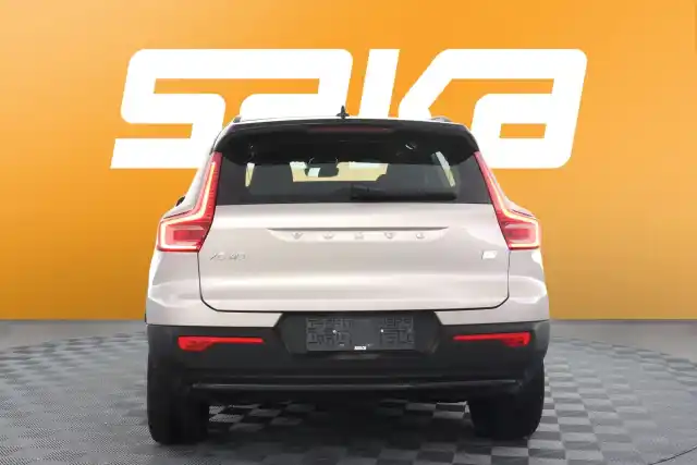 Ruskea Maastoauto, Volvo XC40 – VAR-33421