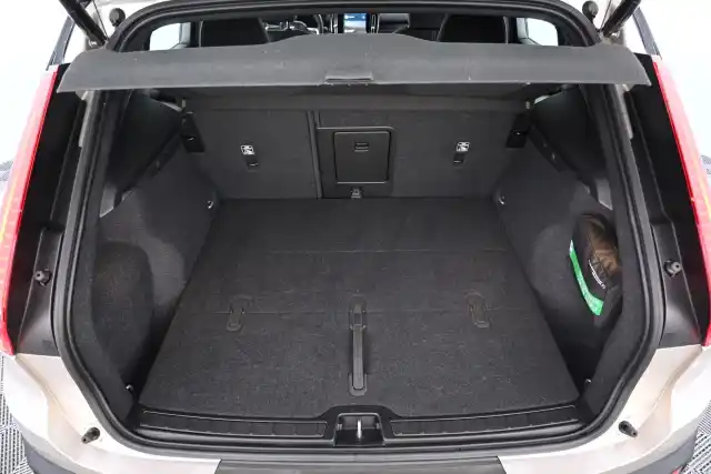 Ruskea Maastoauto, Volvo XC40 – VAR-33421