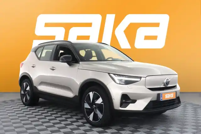 Ruskea Maastoauto, Volvo XC40 – VAR-33421