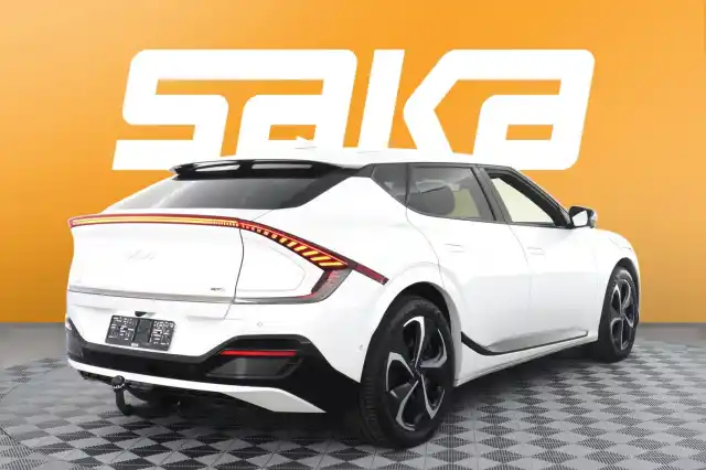 Valkoinen Maastoauto, Kia EV6 – VAR-33434