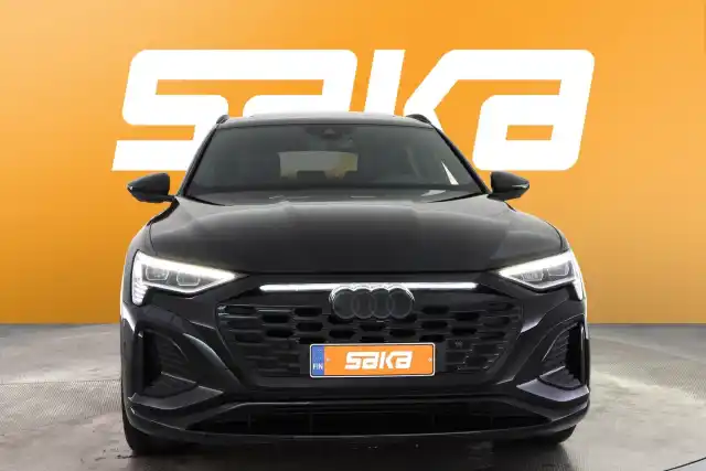 Musta Maastoauto, Audi Q8 e-tron – VAR-33503