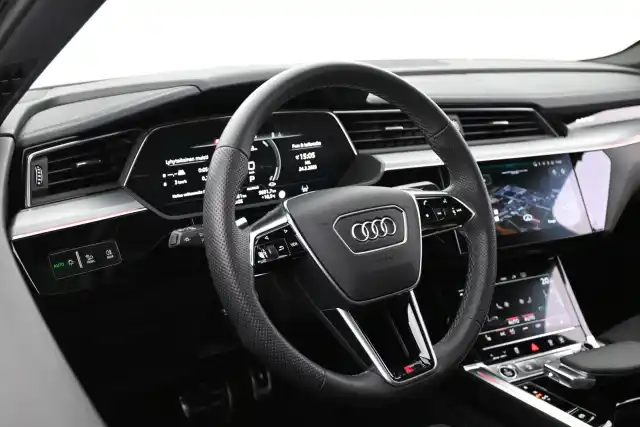 Musta Maastoauto, Audi Q8 e-tron – VAR-33503