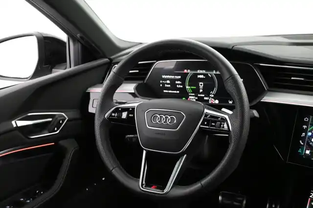 Musta Maastoauto, Audi Q8 e-tron – VAR-33503