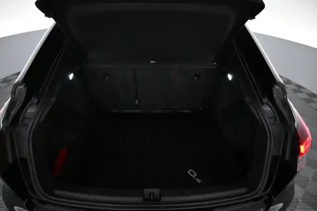 Musta Viistoperä, Audi Q4 e-tron – VAR-33526