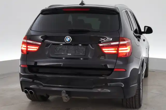 Musta Maastoauto, BMW X3 – VAR-33547