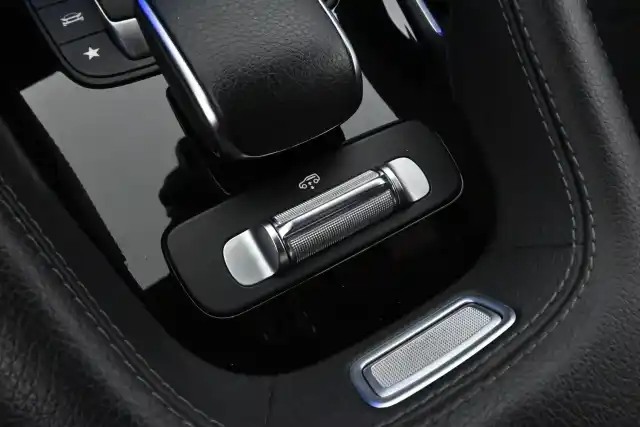 Musta Maastoauto, Mercedes-Benz GLE – VAR-33562