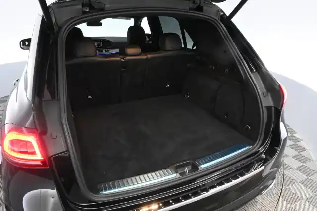 Musta Maastoauto, Mercedes-Benz GLE – VAR-33562