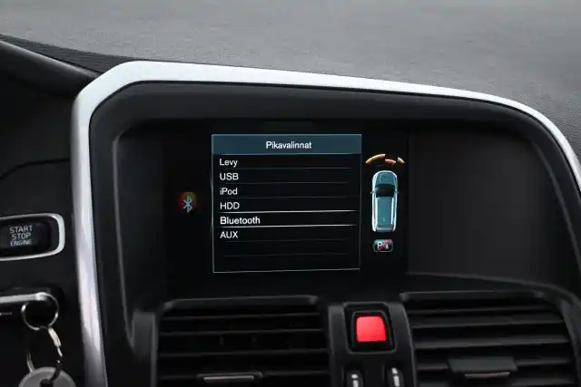 Sininen Maastoauto, Volvo XC60 – VAR-33627