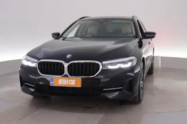 Musta Farmari, BMW 530 – VAR-33718