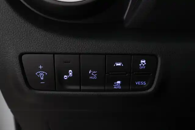 Valkoinen Viistoperä, Hyundai KONA – VAR-33979