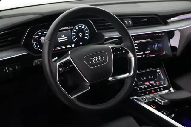 Musta Maastoauto, Audi Q8 e-tron – VAR-33999