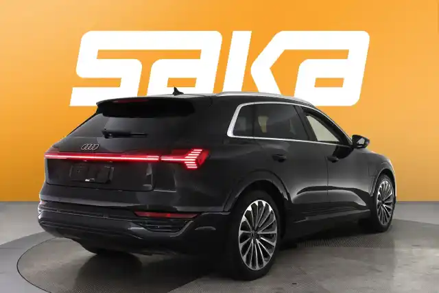 Musta Maastoauto, Audi Q8 e-tron – VAR-33999