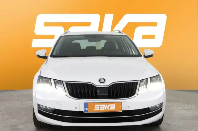 Valkoinen Farmari, Skoda Octavia – VAR-34059