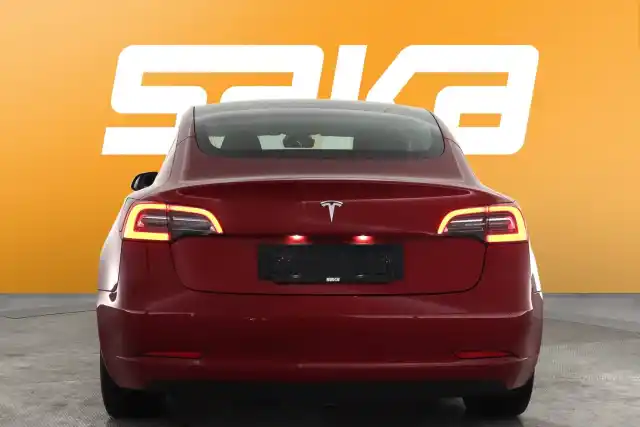 Punainen Sedan, Tesla Model 3 – VAR-34149