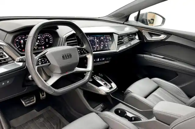 Harmaa Maastoauto, Audi Q4 e-tron – VAR-34167
