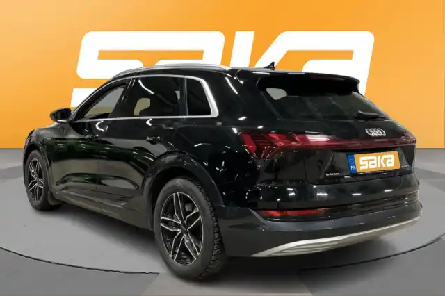 Musta Maastoauto, Audi e-tron – VAR-34202