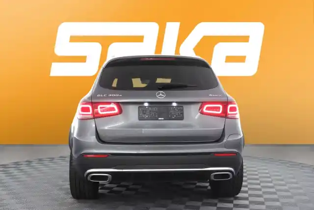 Harmaa Maastoauto, Mercedes-Benz GLC – VAR-34289
