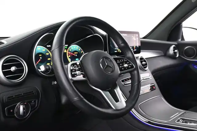 Harmaa Maastoauto, Mercedes-Benz GLC – VAR-34289