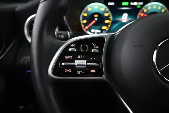 Harmaa Maastoauto, Mercedes-Benz GLC – VAR-34289