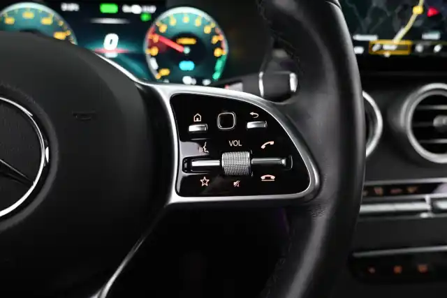 Harmaa Maastoauto, Mercedes-Benz GLC – VAR-34289