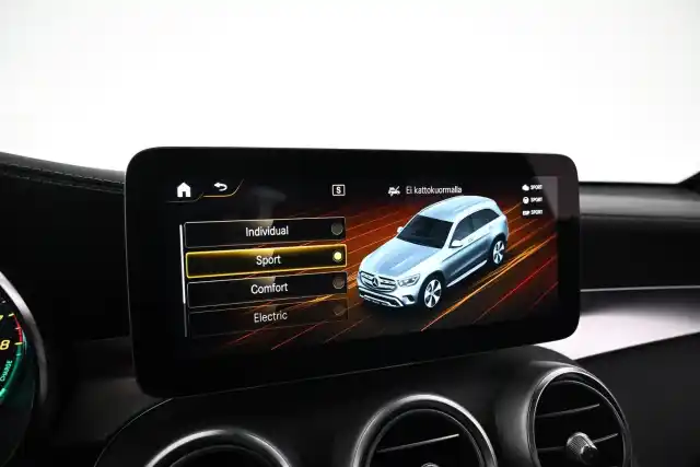Harmaa Maastoauto, Mercedes-Benz GLC – VAR-34289