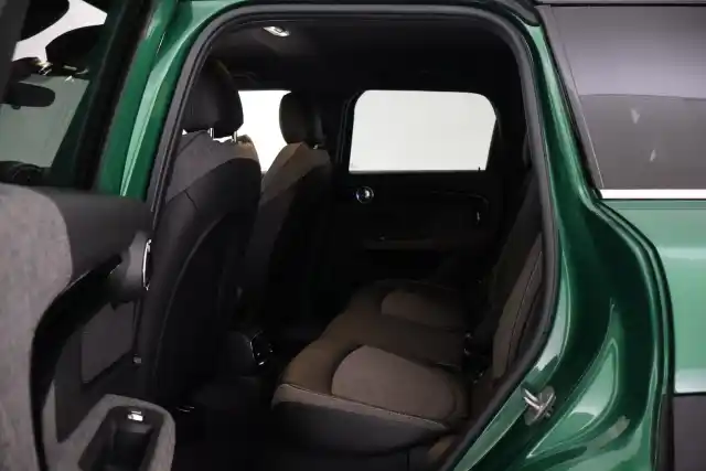 Vihreä Viistoperä, MINI Countryman – VAR-34570