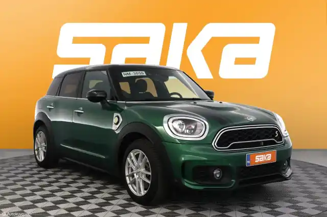 Vihreä Maastoauto, MINI Countryman – VAR-34570