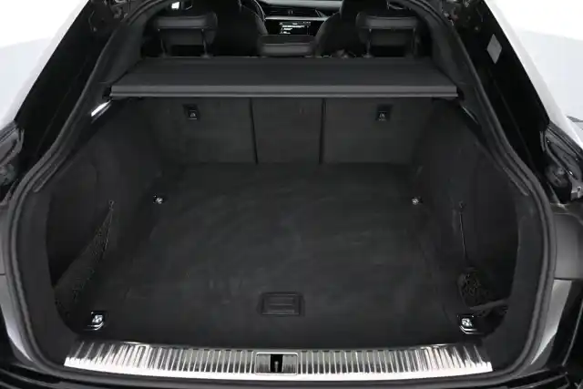 Musta Maastoauto, Audi Q8 e-tron – VAR-34668