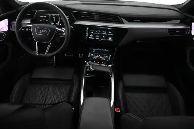 Musta Maastoauto, Audi Q8 e-tron – VAR-34668
