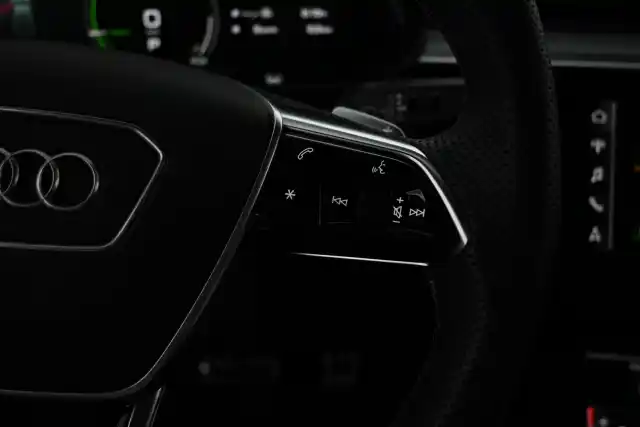 Musta Maastoauto, Audi Q8 e-tron – VAR-34668