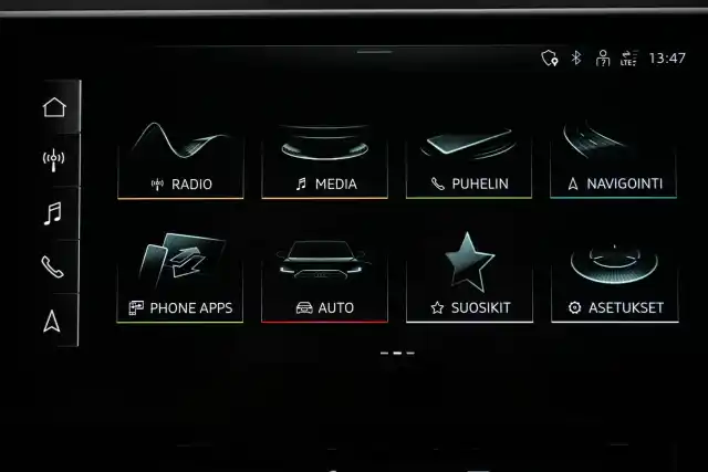 Musta Maastoauto, Audi Q8 e-tron – VAR-34668
