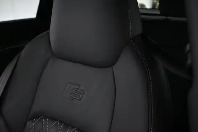 Musta Maastoauto, Audi Q8 e-tron – VAR-34668