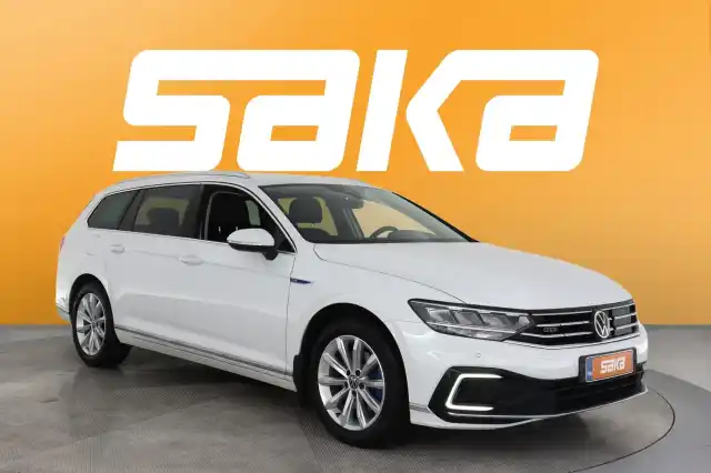 Valkoinen Farmari, Volkswagen Passat – VAR-34869