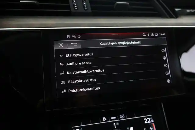 Sininen Maastoauto, Audi e-tron – VAR-34936