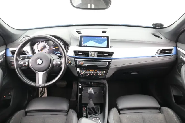 Sininen Maastoauto, BMW X1 – VAR-34977