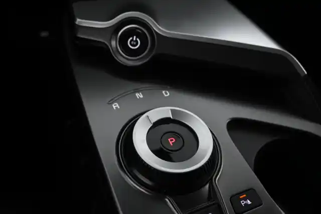 Musta Maastoauto, Kia EV6 – VAR-35207