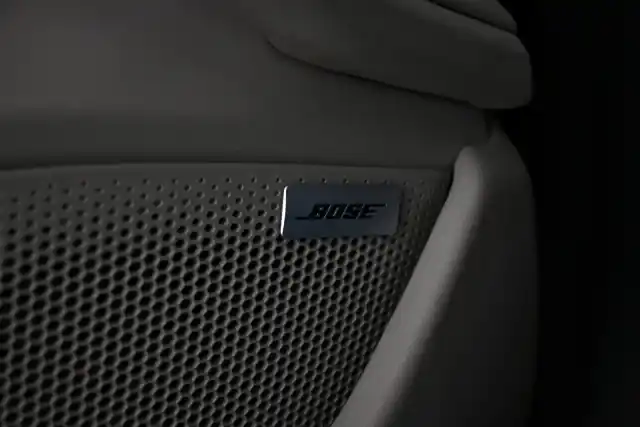 Musta Sedan, Porsche Taycan – VAR-35313