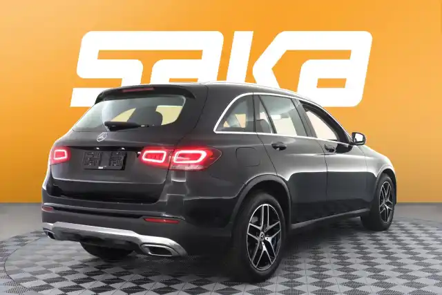 Harmaa Maastoauto, Mercedes-Benz GLC – VAR-35325