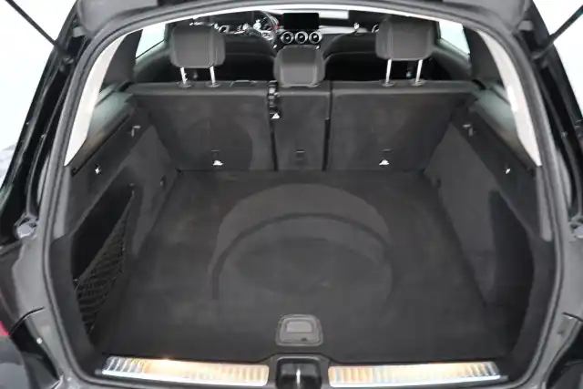 Harmaa Maastoauto, Mercedes-Benz GLC – VAR-35325