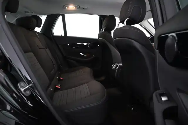 Harmaa Maastoauto, Mercedes-Benz GLC – VAR-35325